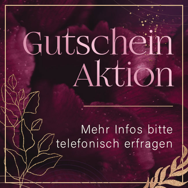 Eine dunkellila Gestaltung mit der Aufschrift "Gutschein Aktion, mehr Infos bitte telefonisch erfragen" und Blumenverzierung